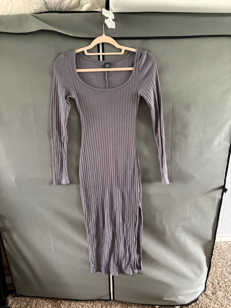 Ribbed Long-Sleeve Midi Dress - Gray